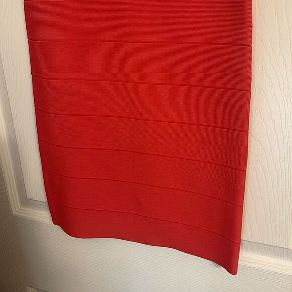 BCBG MaxAzria ribbed skirt EUC Size. Small orange - Picture 3 of 7